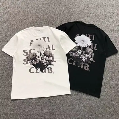 ￥85 ANTI SOCIAL SOCIAL CLUB T-SHIRT 3108270602（im 170cm 60kg i wear size L in the phot）