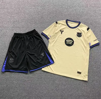 ￥75 FOOTBALL SHORTS T-SHIRT 11082728002（im 170cm 60kg i wear size L in the phot）