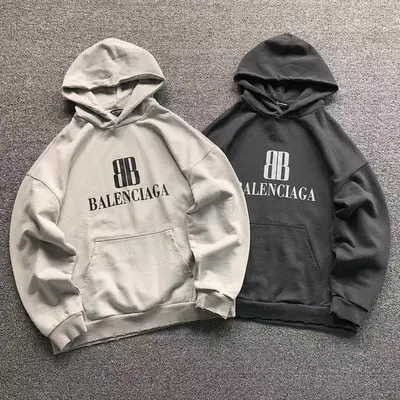 ￥235 B⭐L⭐⭐⭐IA⭐A HOODIE（im 170cm 60kg i wear size M in the phot）