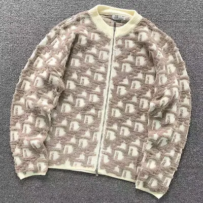 ￥228 D⭐O⭐ SWEATER 41082801146（im 170cm 60kg i wear size L in the phot）