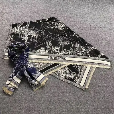 ￥115 D⭐O⭐ SCARF 582805102 (长140CM*宽140CM*)
