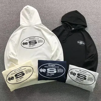 ¥135 STUSSY HOODIE 3108300421(im 170cm 60kg i wear size L in the phot)