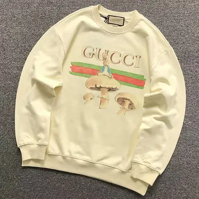 ￥115 G⭐C⭐I HOODIE 590102101（im 170cm 60kg i wear size M in the phot）