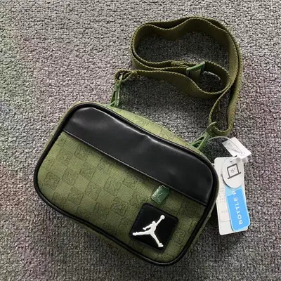 ¥95 A⭐R J⭐R⭐AN BAG 4109110313 ( 长20CM*宽7CM*高13CM)