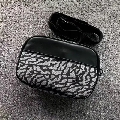 ¥95 A⭐R J⭐R⭐AN BAG 4109110113 ( 长20CM*宽6CM*高13CM)
