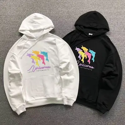 ¥158 VETEMENTS HOODIE 41091512145(im 170cm 60kg i wear size S in the phot)