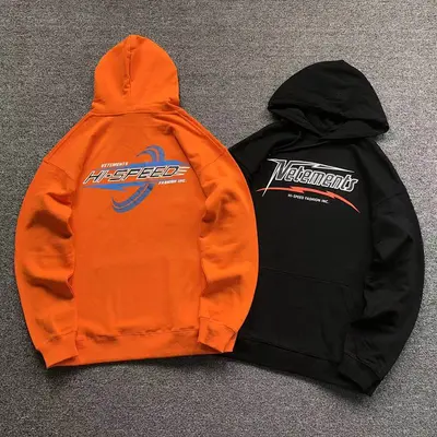 ¥158 VETEMENTS HOODIE 41091538145(im 170cm 60kg i wear size S in the phot)