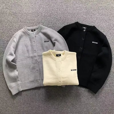 ￥185 WE11 ⭐⭐NE SWEATER 3109170317（im 170cm 60kg i wear size S in the phot）