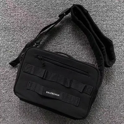 ￥368 B⭐L⭐⭐⭐IA⭐A BAG 219191901 ( 长25CM*宽8CM*高18CM)