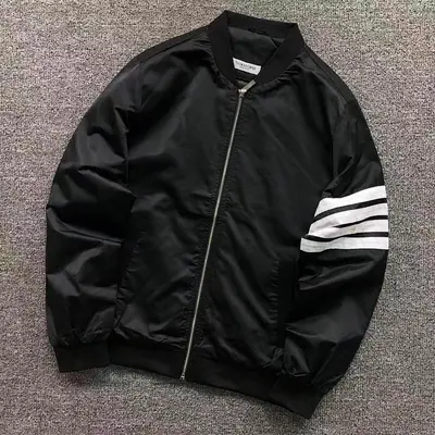 ¥188 THOM BROWNE JACKET 3109200720(im 170cm 60kg i wear size M in the phot)