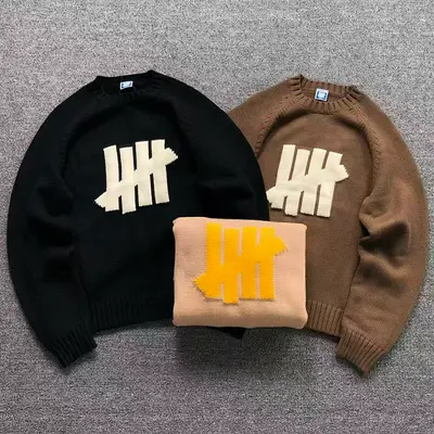 ¥215 UNDEFEATED SWEATER 1109260226(im 170cm 60kg i wear size S in the phot)
