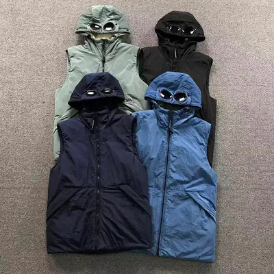¥308 CP VEST COTTON CIOTHES 31010044229(im 170cm 60kg i wear size L in the phot)