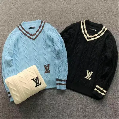 ¥178 L⭐ SWEATER 41100523146(im 170cm 60kg i wear size L in the phot)