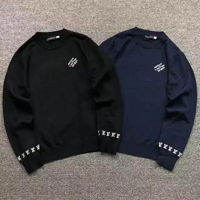 ¥135 L⭐ SWEATER 41100529146(im 170cm 60kg i wear size L in the phot)