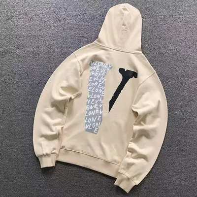 ￥135 VLONE HOODIE 510111991（im 170cm 60kg i wear size S in the phot）