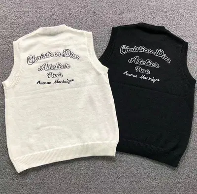 ¥118 D⭐O⭐ VEST SWEATER 41101323146(im 170cm 60kg i wear size M in the phot)