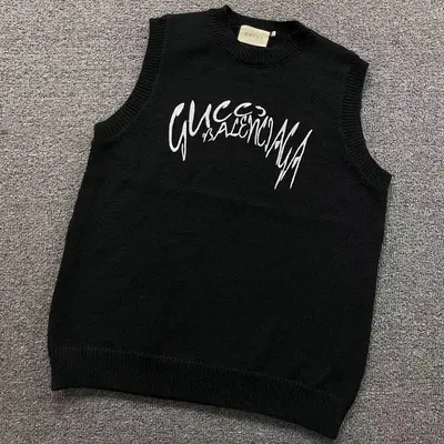 ¥118 G⭐C⭐I VEST SWEATER 41101319146 (im 170cm 60kg i wear size XL in the phot)