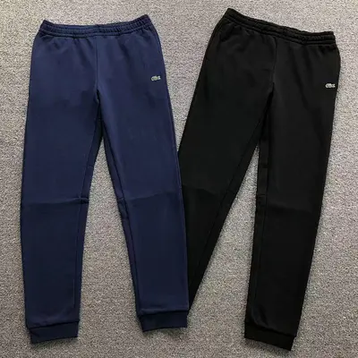 ¥158 LACOSTE TROUSERS 4110130309(im 170cm 60kg i wear size M in the phot)