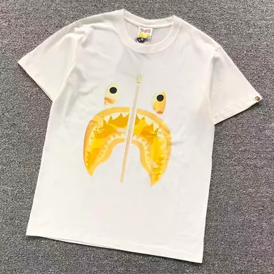 ¥95 BAPE T-SHIRT 3110150117(im 170cm 60kg i wear size S in the phot)