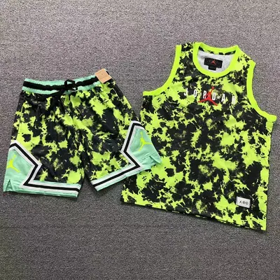 TOP￥75 SHORTS￥85 NBA BASKETBALL VEST SHORTS 11102008002（ im 170cm 60kg i wear size L in the phot）