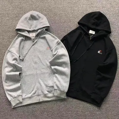 ¥215 AMI HOODIE 2110241401(im 170cm 60kg i wear size L in the phot)