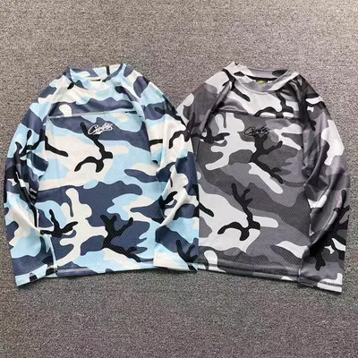 ¥88 CORTEIZ LONG SLEEVED 510240278(im 170cm 60kg i wear size M in the phot)
