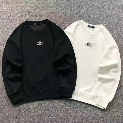 ¥175 UM⭐RO HOODIE 2110253201(im 170cm 60kg i wear size L in the phot)
