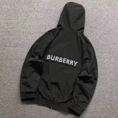 ¥358 B⭐R⭐E⭐RY JACKET 3110282421(im 170cm 60kg i wear size L in the phot)