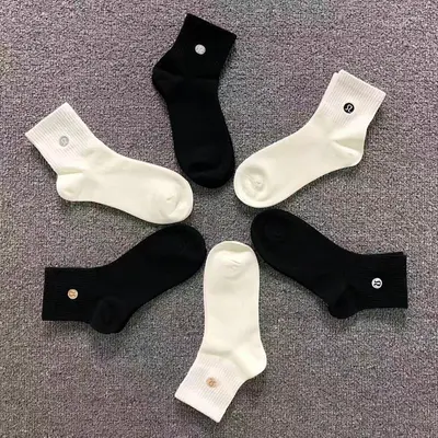 ￥78 LULULEMON SOCKS 4110310877