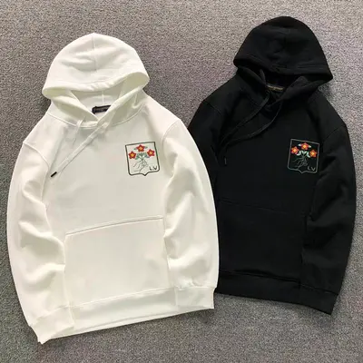 ￥215 L⭐ HOODIE 2111011201（im 170cm 60kg i wear size M in the phot）