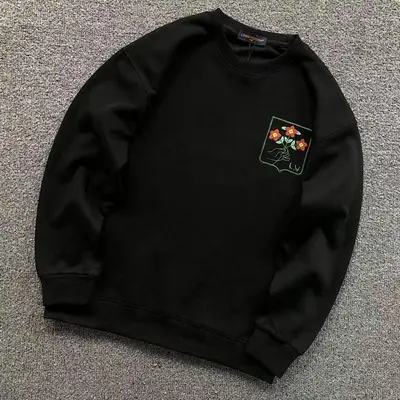 ￥175 L⭐ HOODIE 2111010601（im 170cm 60kg i wear size M in the phot）