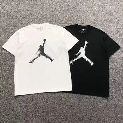 ¥88 A⭐R J⭐R⭐AN T-SHIRT 1111061302(im 170cm 60kg i wear size L in the phot)