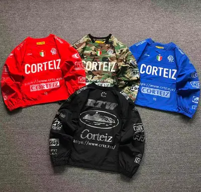 ¥235 CORTEIZ LONG SLEEVED 511050178(im 170cm 60kg i wear size L in the phot)