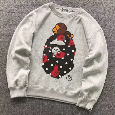 ¥115 BAPE HOODIE 411190398(im 170cm 60kg i wear size S in the phot)