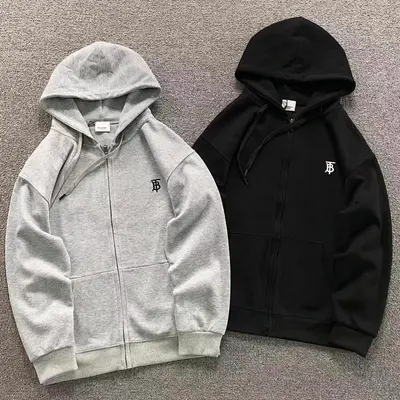 ¥215 B⭐R⭐E⭐RY HOODIE 411211301(im 170cm 60kg i wear size M in the phot)