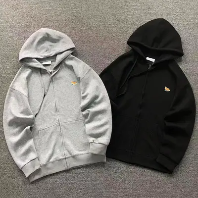 ¥215 M⭐⭐SON KI⭐S⭐NE HOODIE 411210901(im 170cm 60kg i wear size M in the phot)