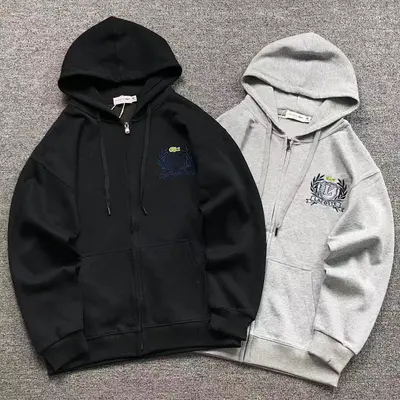 ￥215 LACOSTE HOODIE 2111291401（im 170cm 60kg i wear size M in the phot）