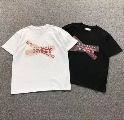 ￥98 MAISON MARGIELA T-SHIRT 21112901125（im 170cm 60kg i wear size 46 in the phot）