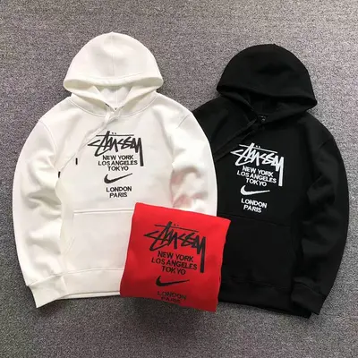 ￥215 STUSSY HOODIE 412042101（im 170cm 60kg i wear size M in the phot）