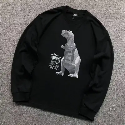 ¥88 STUSSY LONG SLEEVED 412062298(im 170cm 60kg i wear size XL in the phot)