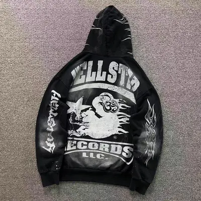 ¥178 HELLSTAR HOODIE 3112061817(im 170cm 60kg i wear size S in the phot)