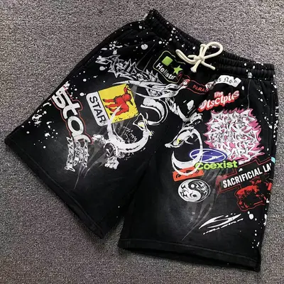 ¥135 HELLSTAR SHORTS 3112065117(im 170cm 60kg i wear size S in the phot)