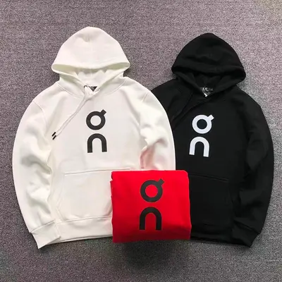 ￥215 ON HOODIE 2112102101（im 170cm 60kg i wear size M in the phot）