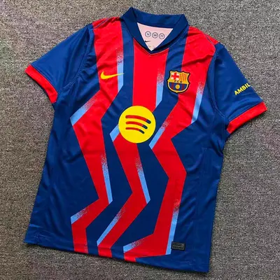 ￥75 FOOTBALL T-SHIRT 11121322002（im 170cm 60kg i wear size L in the phot）