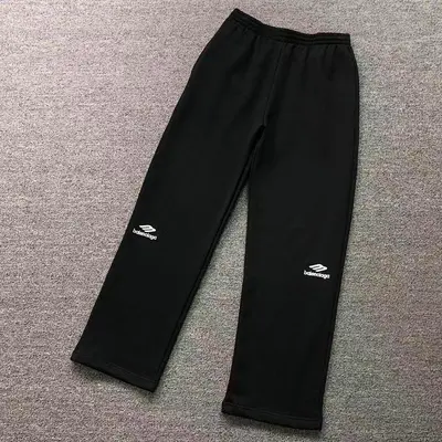 ￥188 B⭐L⭐⭐⭐IA⭐A TROUSERS 3112160321（im 170cm 60kg i wear size M in the phot）