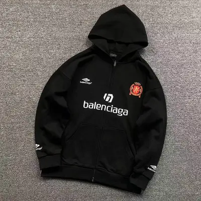 ¥275 B⭐L⭐⭐⭐IA⭐A HOODIE 4122723163(im 170cm 60kg i wear size XS in the phot)
