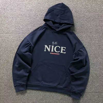 ¥215 B⭐L⭐⭐⭐IA⭐A HOODIE 4122720163(im 170cm 60kg i wear size XS in the phot)