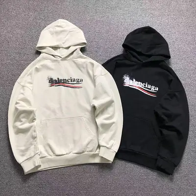 ¥225 B⭐L⭐⭐⭐IA⭐A HOODIE 4122713163(im 170cm 60kg i wear size XS in the phot)