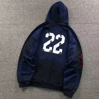 ¥265 B⭐L⭐⭐⭐IA⭐A HOODIE 4122708163(im 170cm 60kg i wear size XS in the phot)