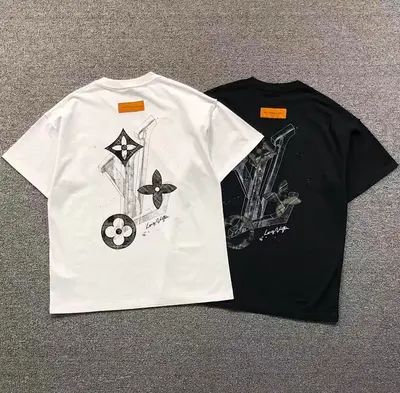 ¥158 L⭐ T-SHIRT 512291301(im 170cm 60kg i wear size M in the phot)